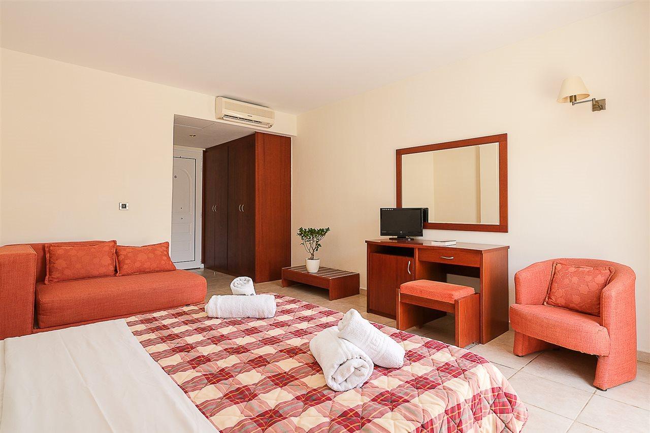 Calypso Hotel Матала Екстер'єр фото